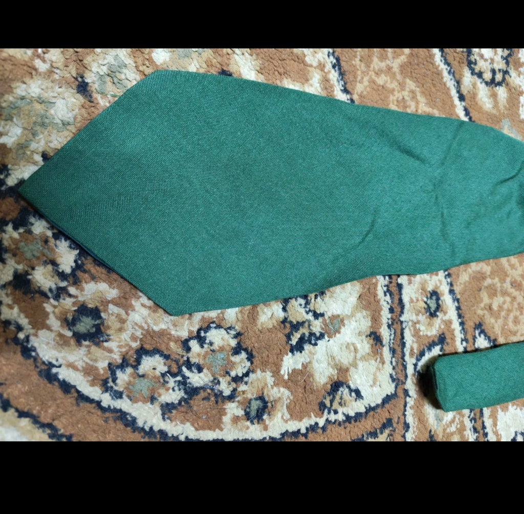 1970s Vintage classic 100% pure wool Retro green wide neck tie