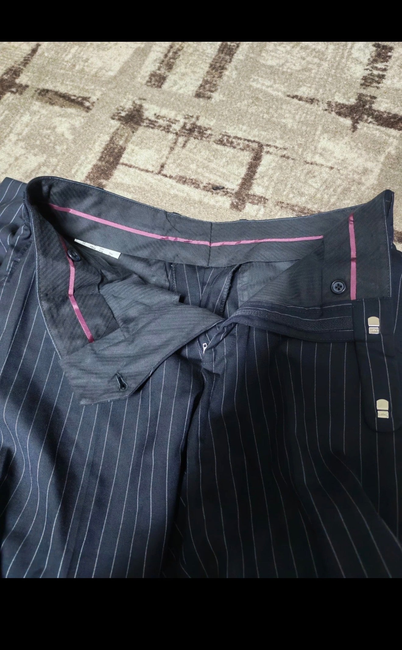 Classic Collection Corneliani extrafine pure wool chalk stripes navy suit 34R