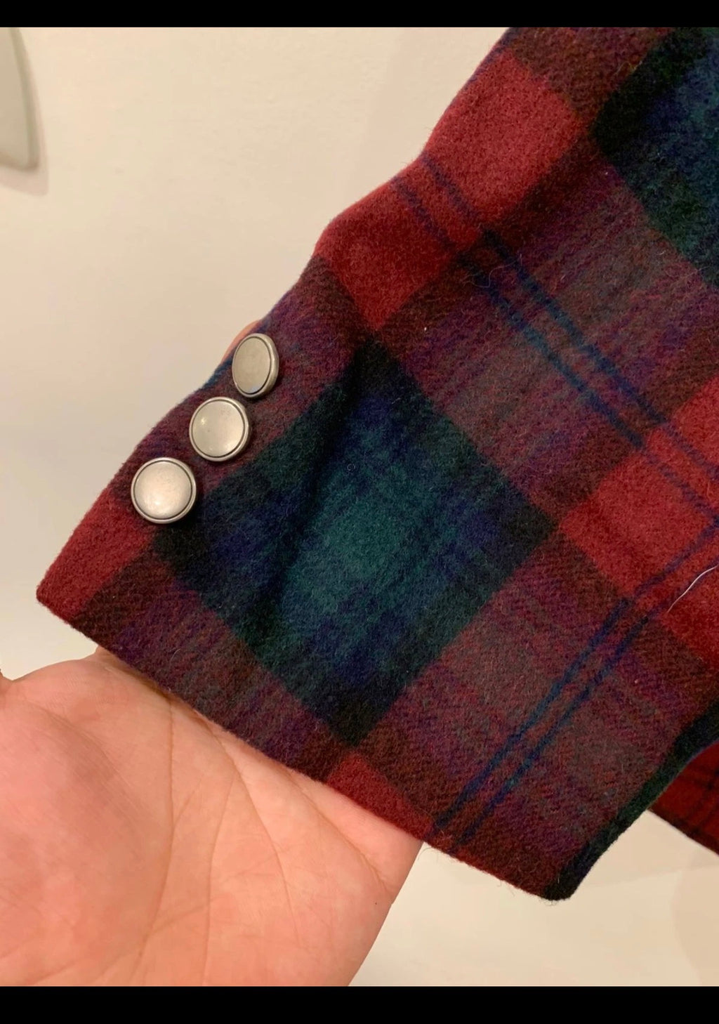 Vintage wool blend plaid silver button red green navy jacket blazer 44R 44L