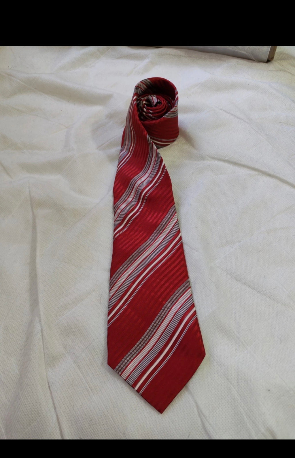 Giorgio Armani Cravatte 100% all silk luxury classic bar code red neck tie