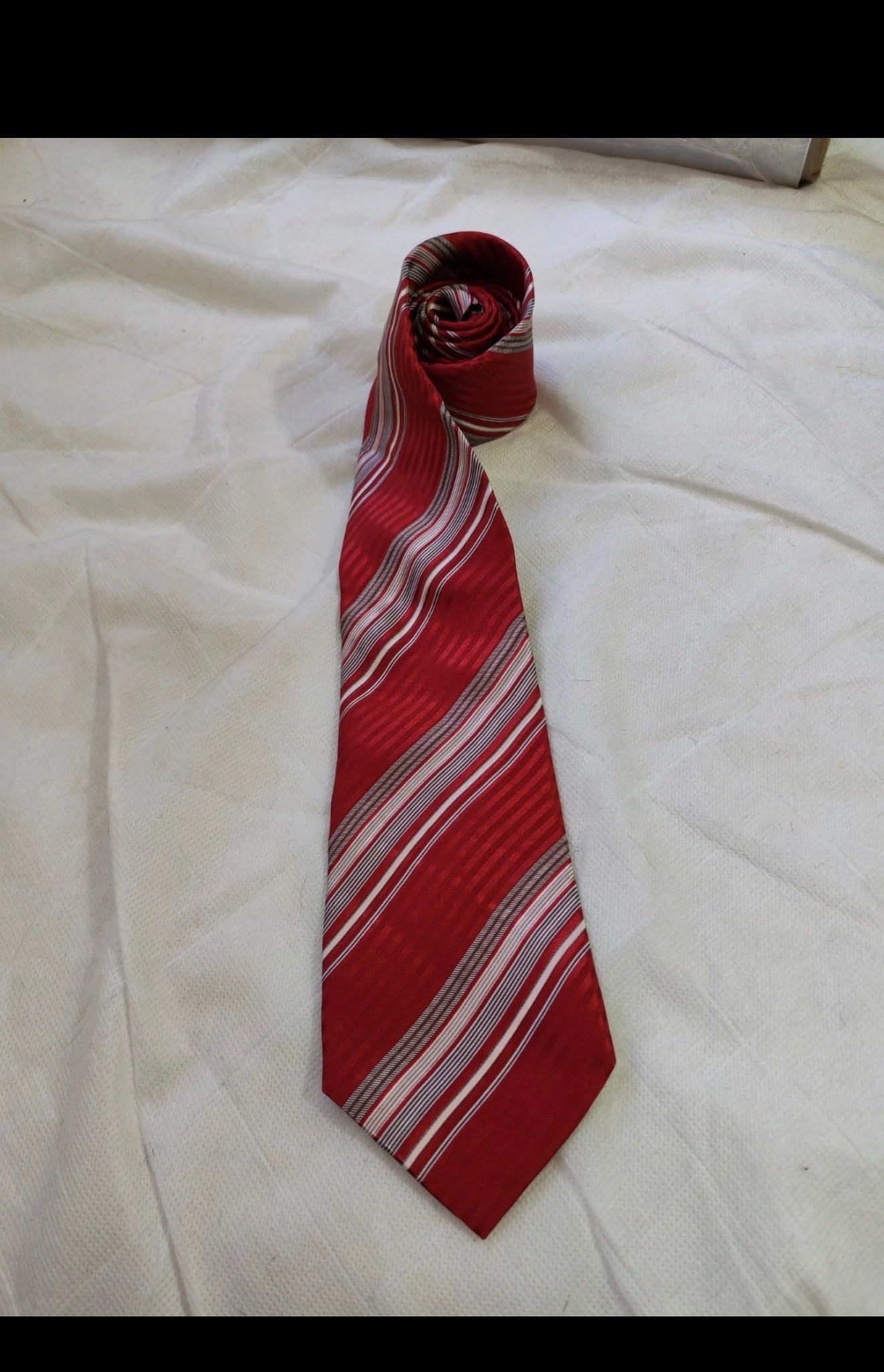 Giorgio Armani Cravatte 100% all silk luxury classic bar code red neck tie