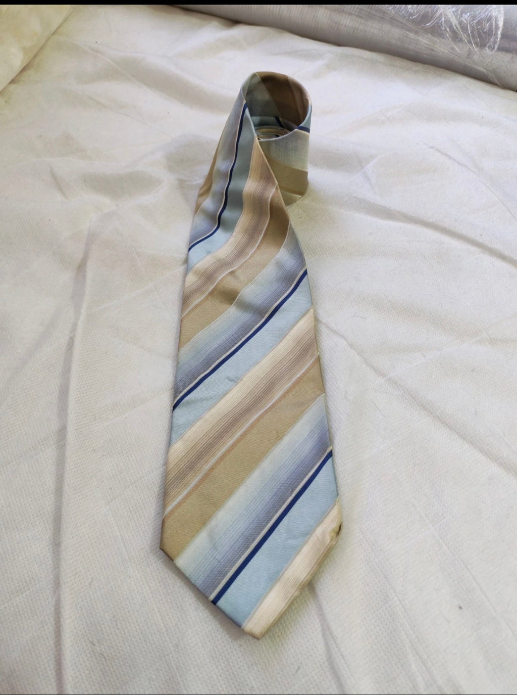Vintage Hugo Boss classic 100% all silk Retro luxury bar code neck tie