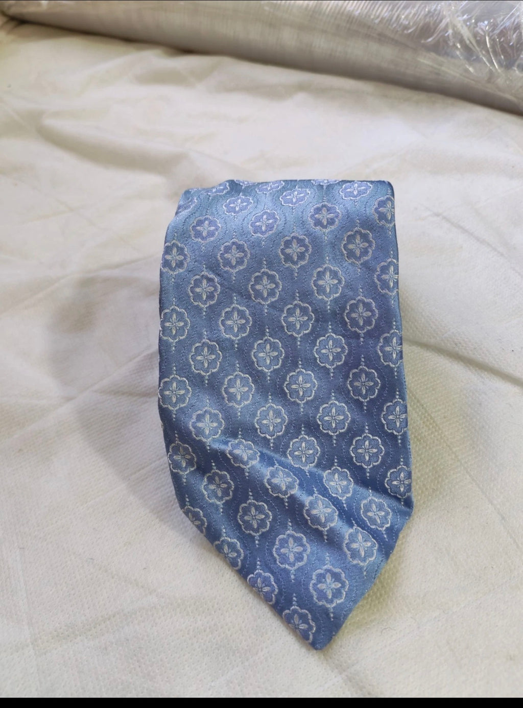 Vintage Valentino Cravatte classic 100% all silk fancy geometric blue neck tie
