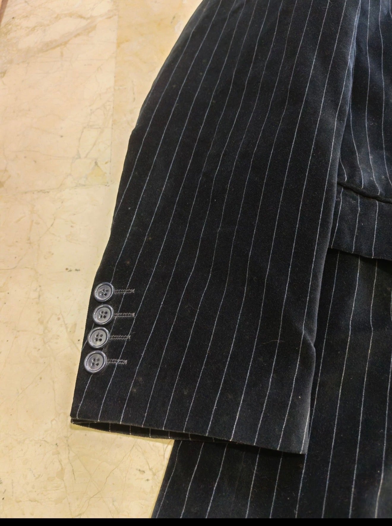 Vintage 100% cotton velvet classic chalk stripes black 3 button suit 40R