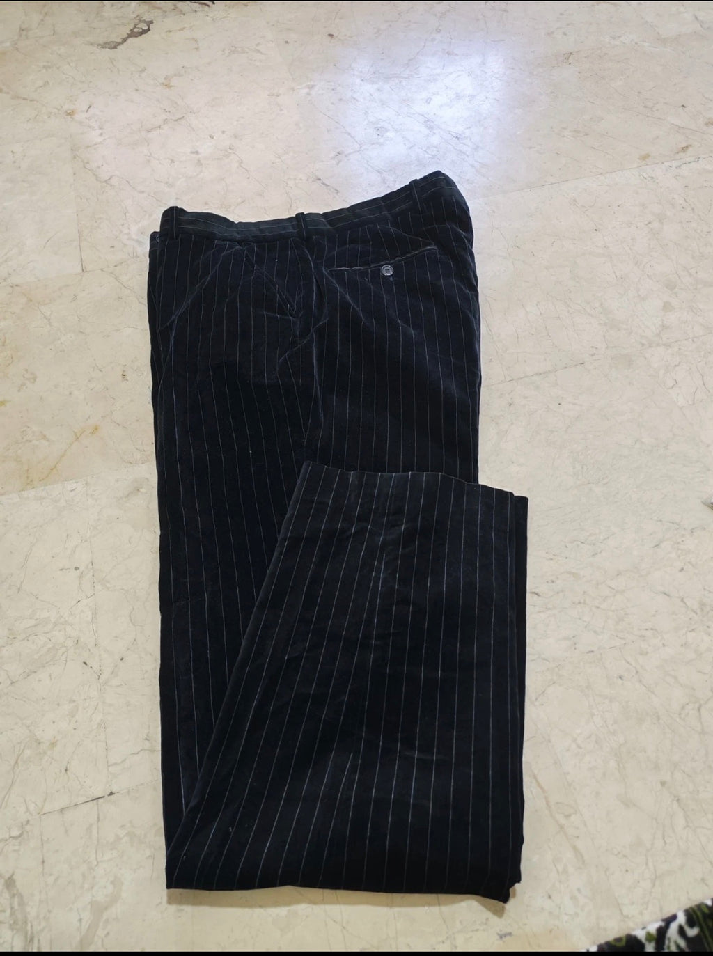 Vintage 100% cotton velvet classic chalk stripes black 3 button suit 40R