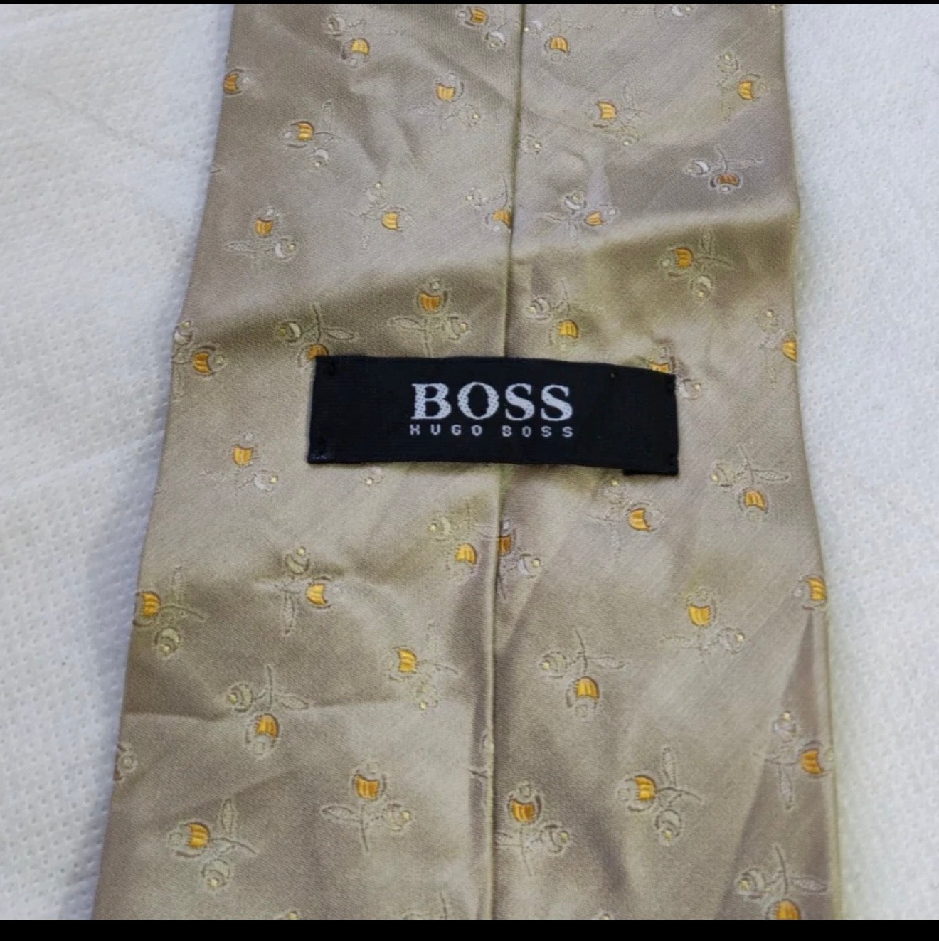 Vintage Hugo Boss classic 100% all silk luxury floral beige neck tie
