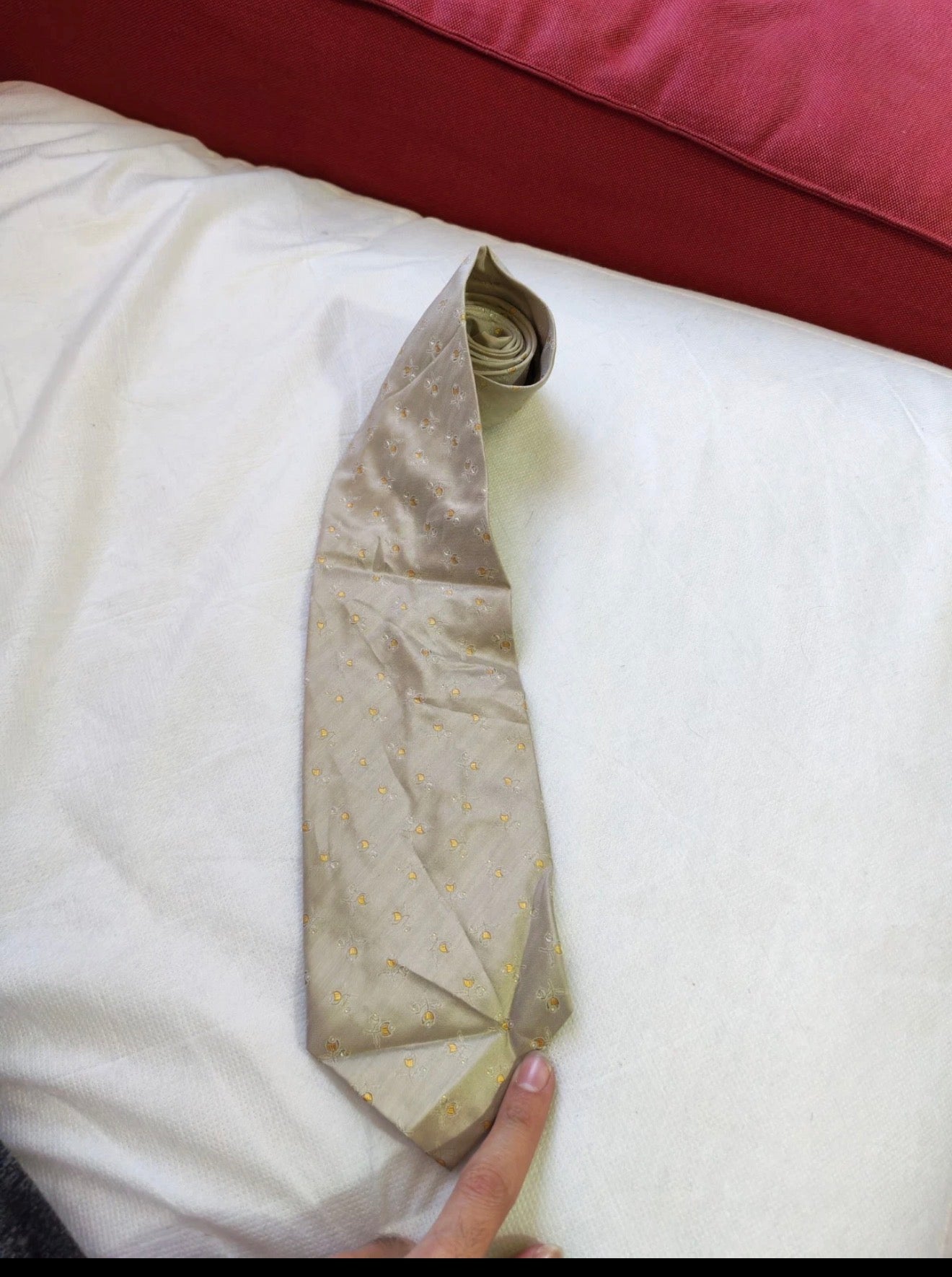 Vintage Hugo Boss classic 100% all silk luxury floral beige neck tie