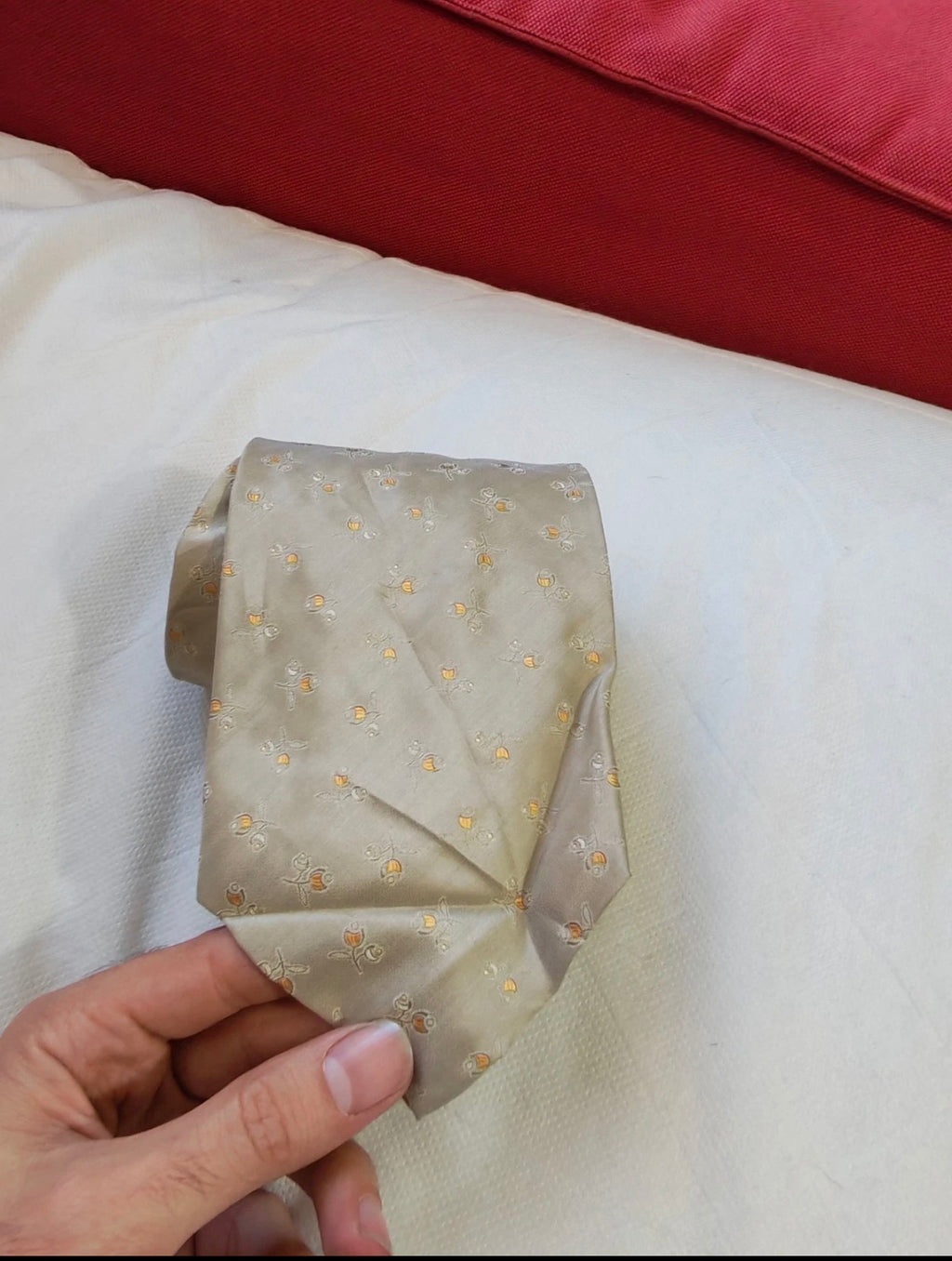 Vintage Hugo Boss classic 100% all silk luxury floral beige neck tie