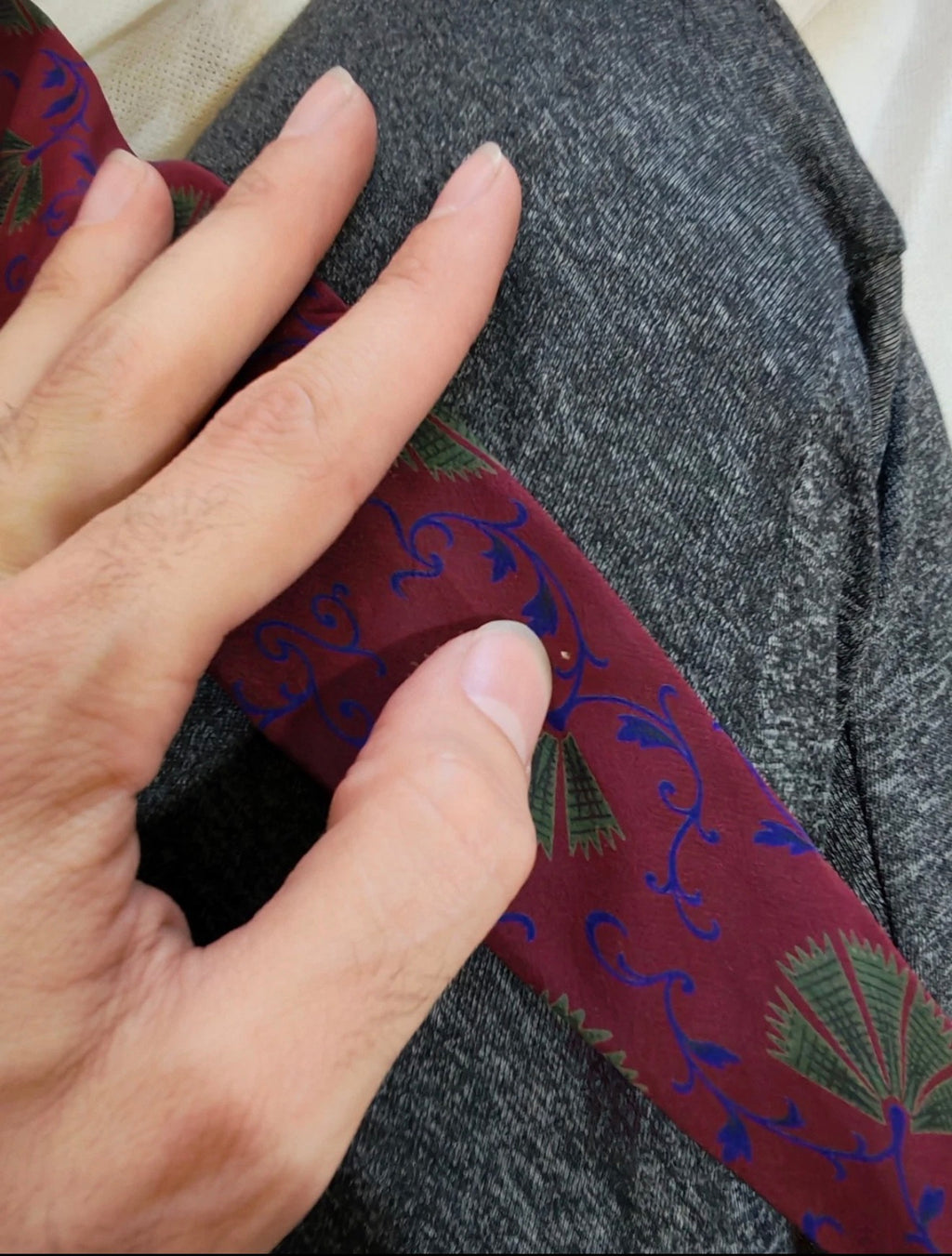 Vintage Christian Dior Monsieur 100% all silk luxury burgundy floral neck tie