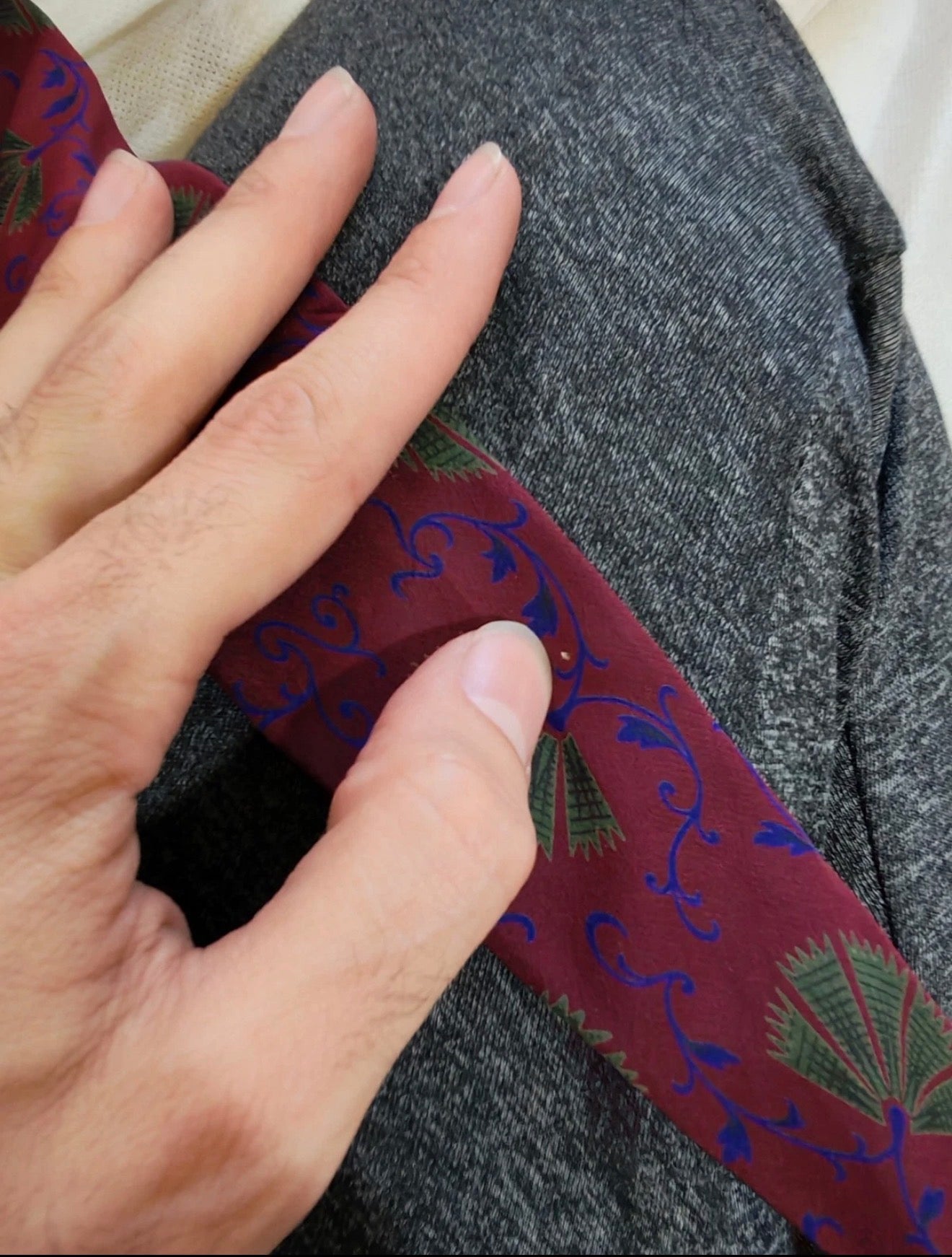 Vintage Christian Dior Monsieur 100% all silk luxury burgundy floral neck tie