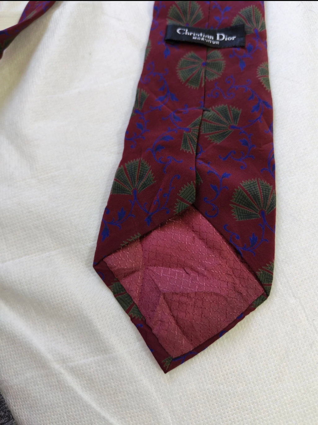 Vintage Christian Dior Monsieur 100% all silk luxury burgundy floral neck tie