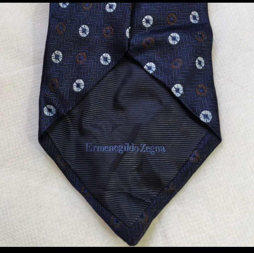 Vintage Ermenegildo Zegna classic 100% all silk luxury geometric navy neck tie