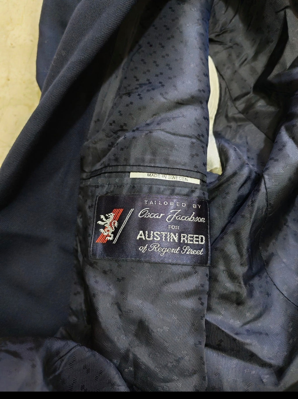 Vintage Austin Reed pure wool double breasted gold button navy jacket blazer 44R