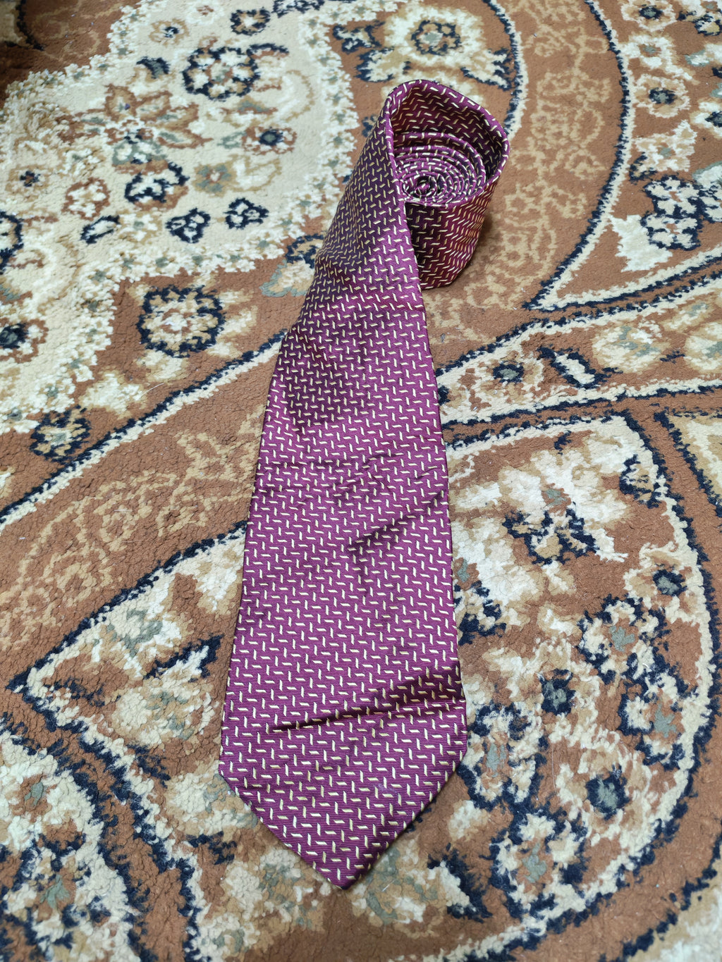 Vintage Brooks Brothers Makers 100% all silk burgundy geometric neck tie