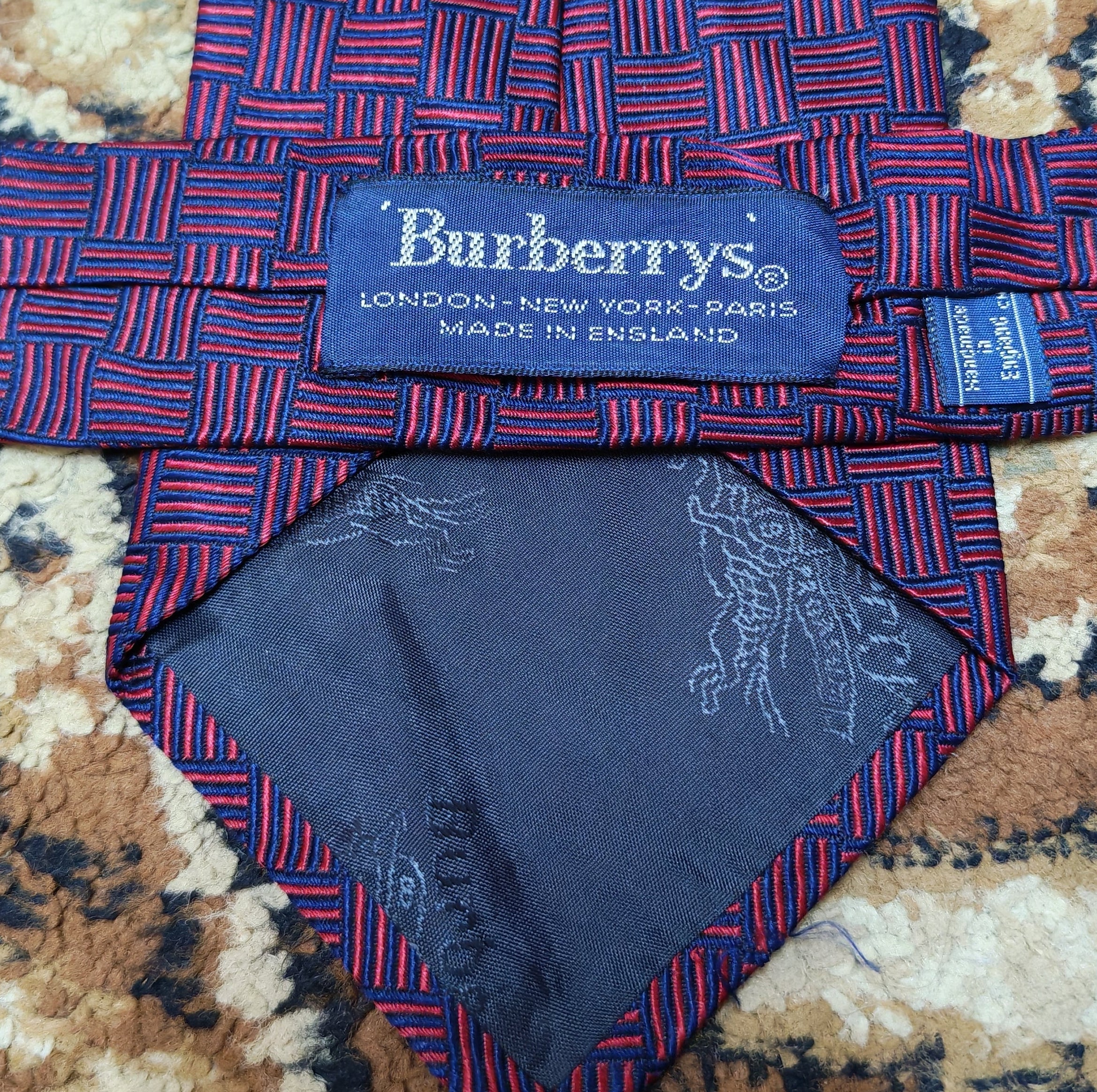 Vintage Burberrys London classic 100% all silk luxury geometric neck tie