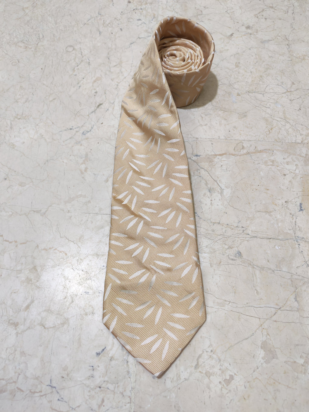 mens vintage Hugo Boss classic 100% all silk luxury floral beige neck tie