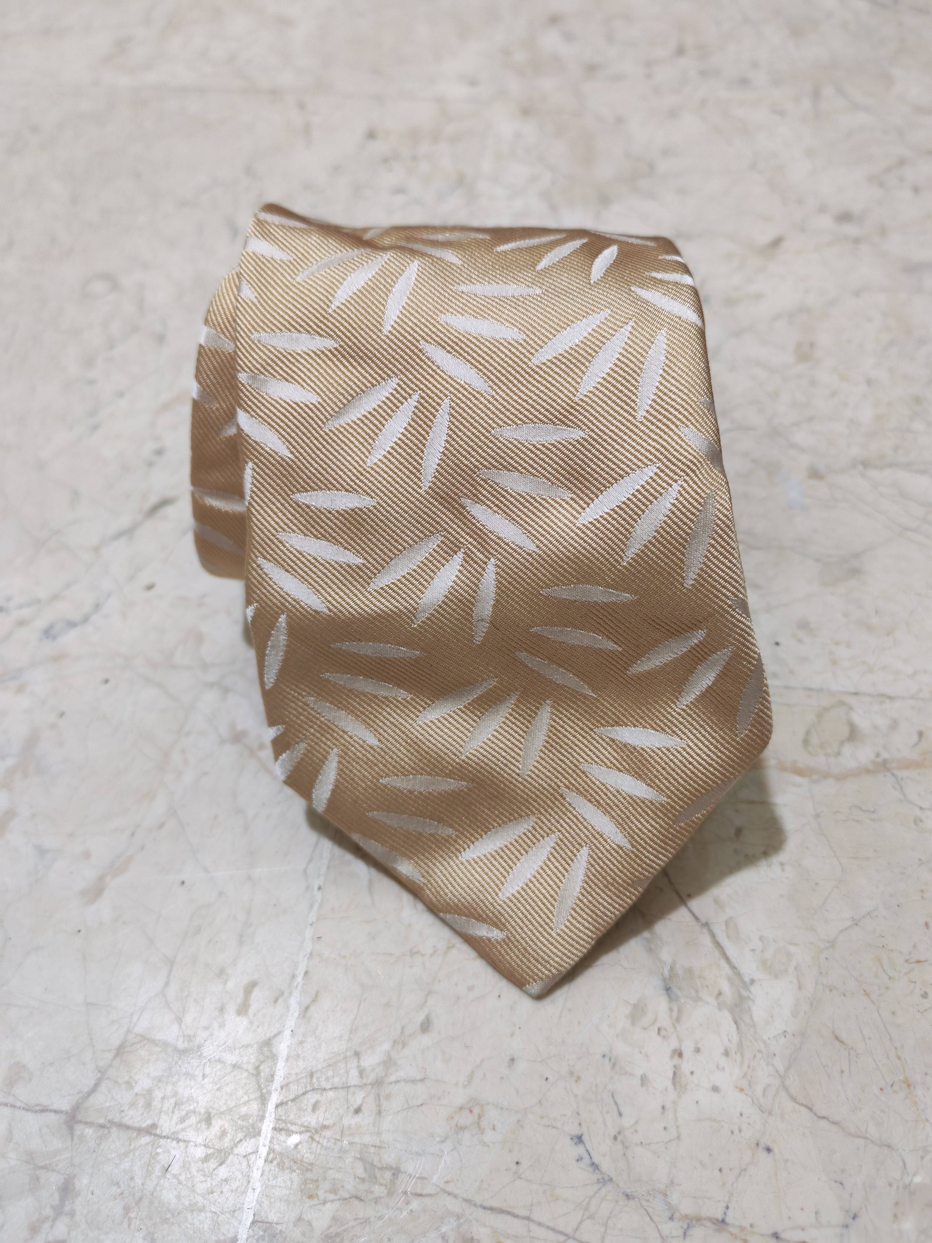 mens vintage Hugo Boss classic 100% all silk luxury floral beige neck tie