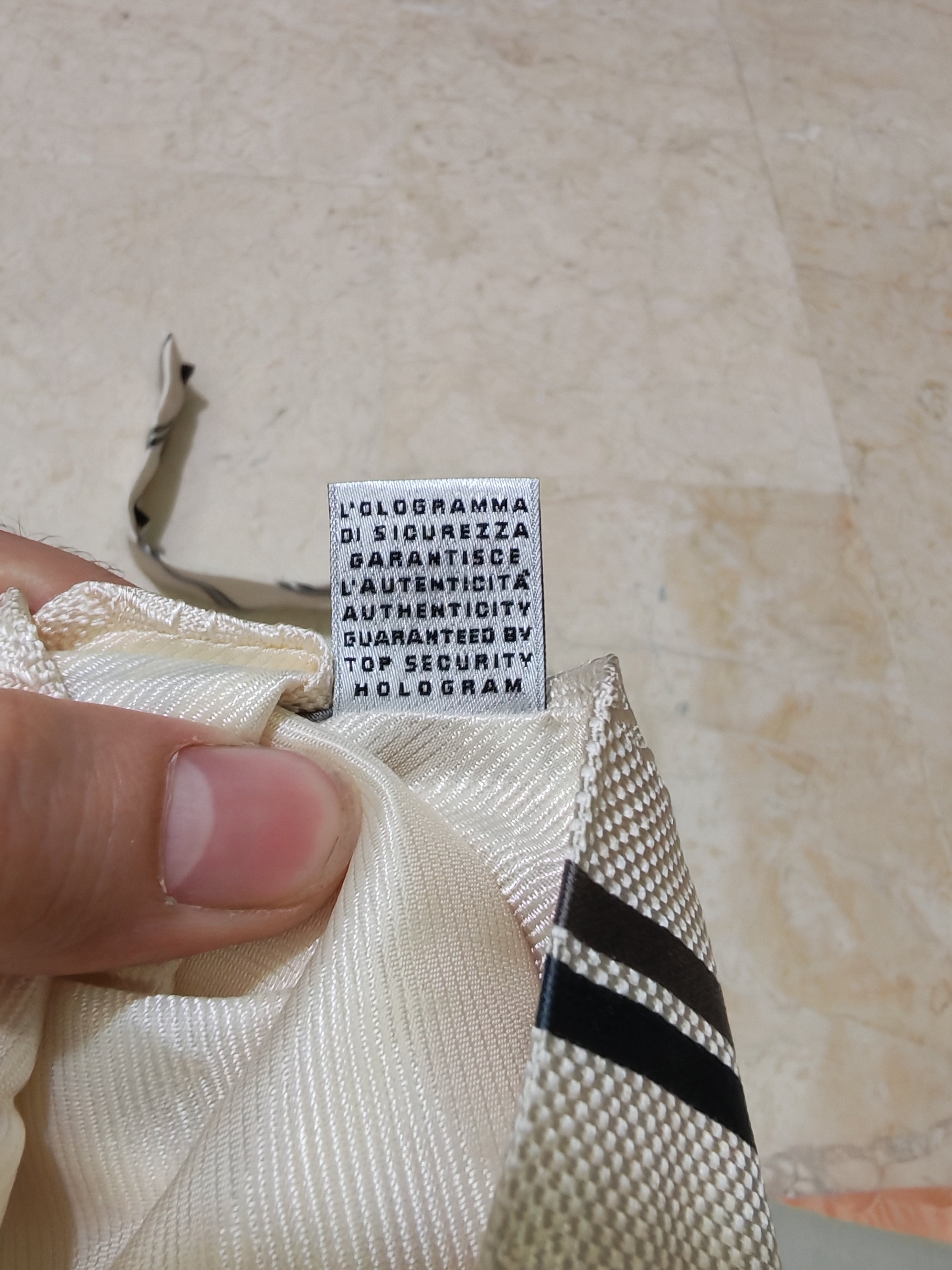 Mens Classic DOLCE & GABBANA 100% all silk luxury beige Repp neck tie