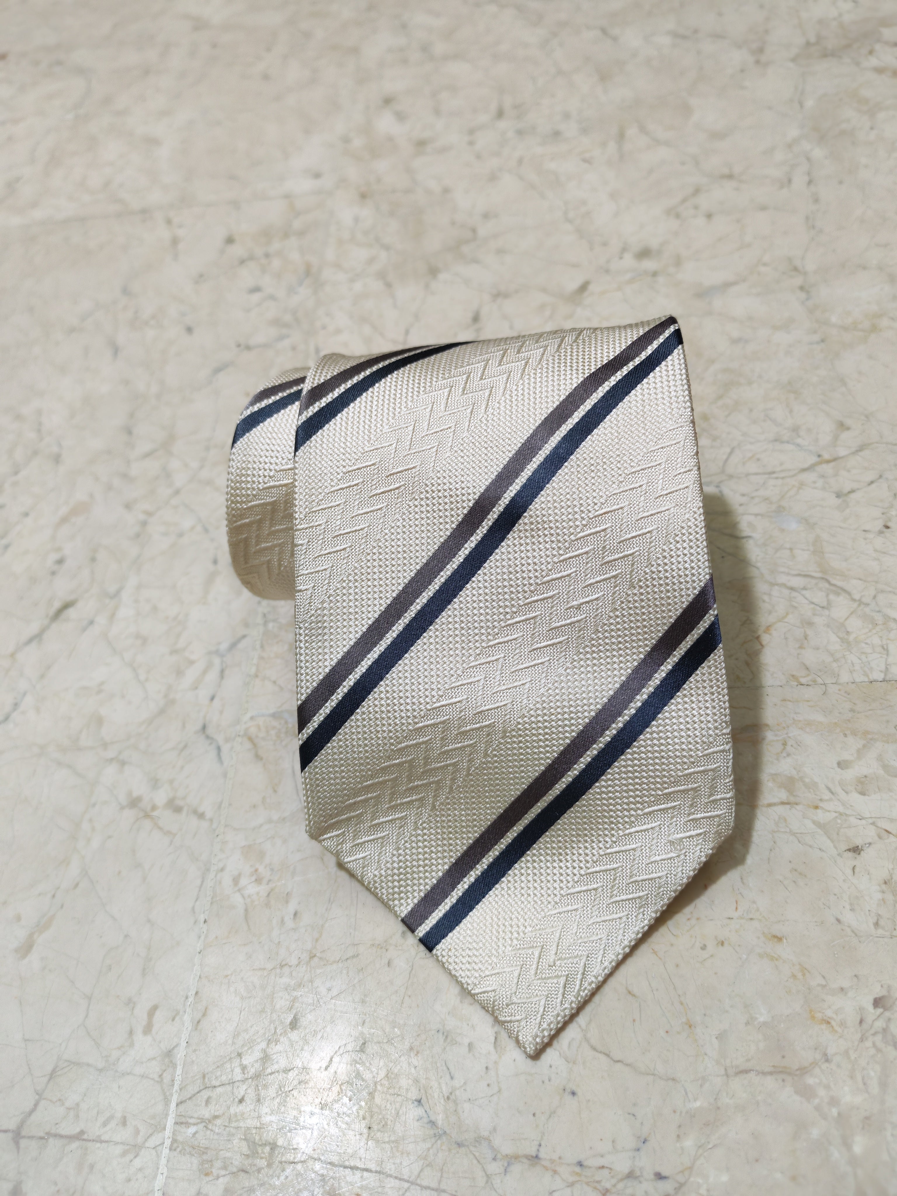 Mens Classic DOLCE & GABBANA 100% all silk luxury beige Repp neck tie