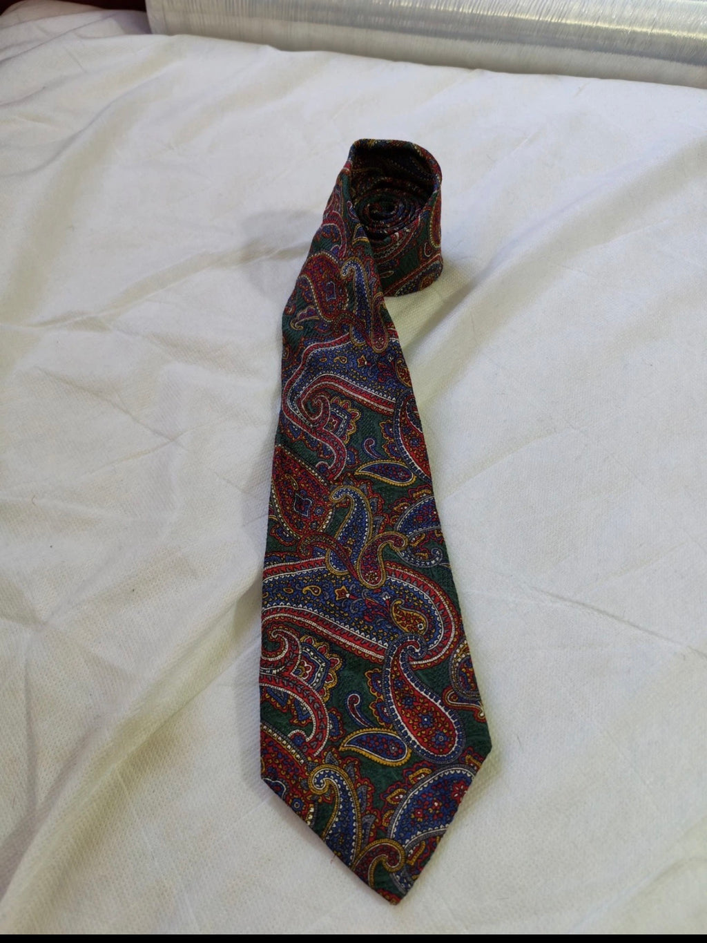 Vintage Yves Saint Laurent YSL 100% all silk Retro luxury paisley green neck tie