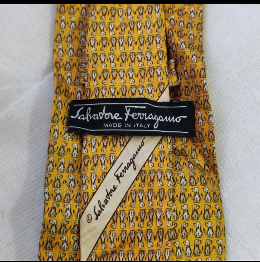Vintage Salvatore Ferragamo 100% all silk luxury Retro motif yellow neck tie