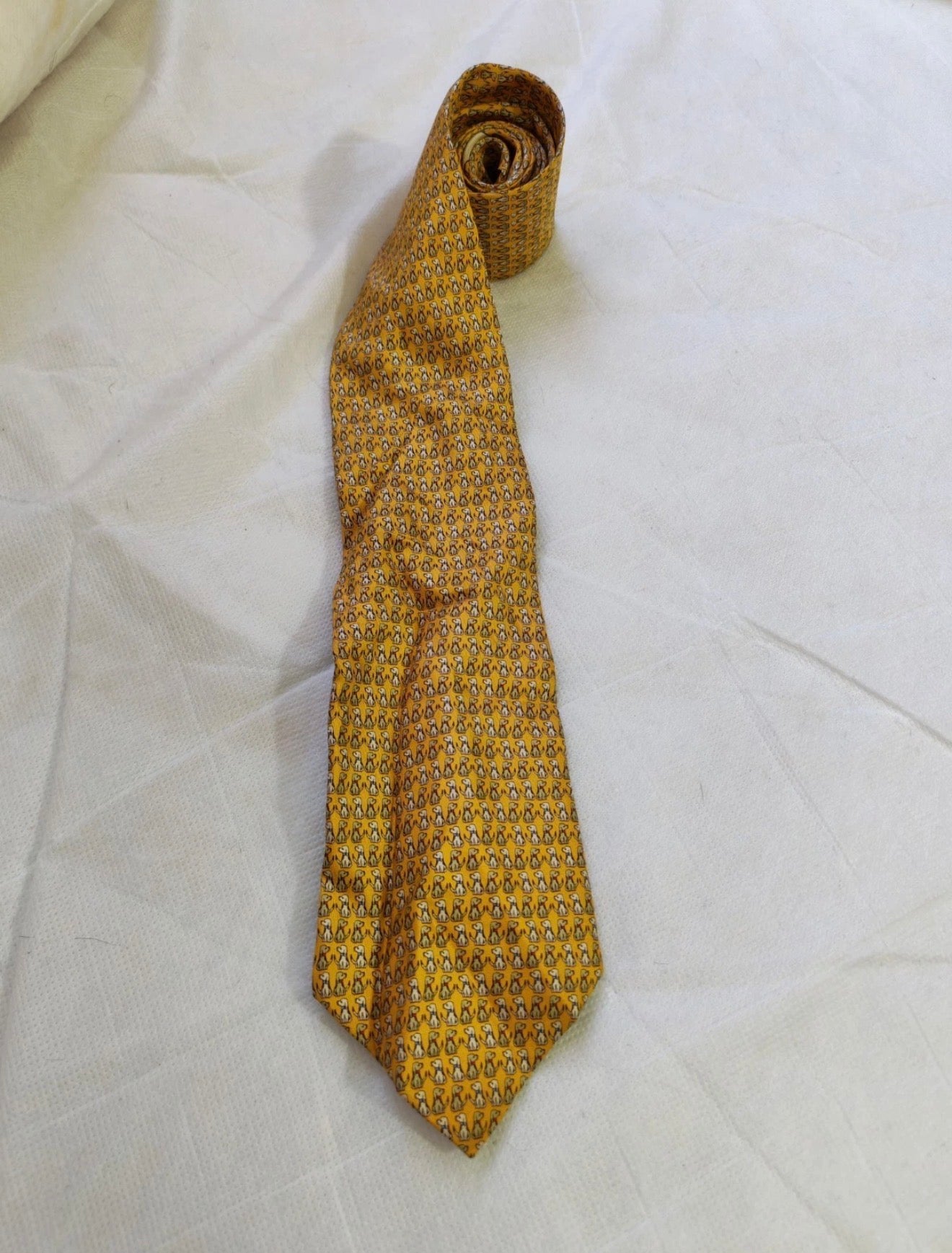 Vintage Salvatore Ferragamo 100% all silk luxury Retro motif yellow neck tie