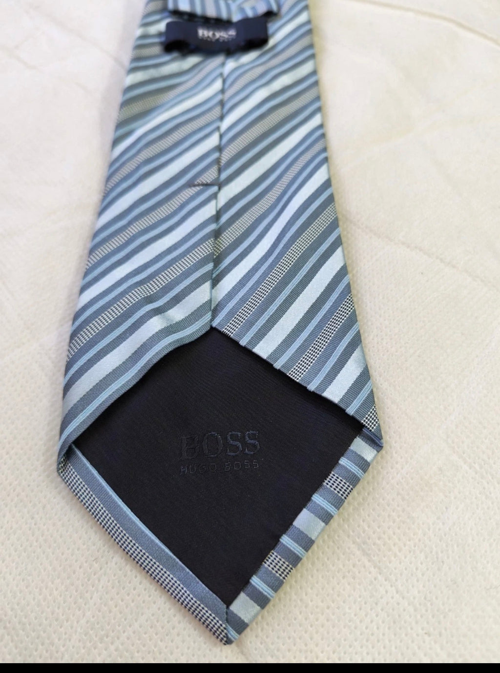 Vintage Hugo Boss classic 100% all silk Retro luxury Regimental neck tie
