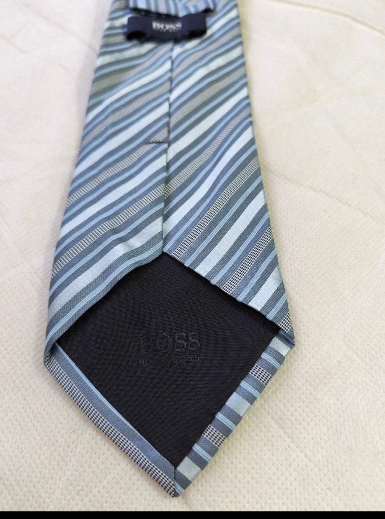 Vintage Hugo Boss classic 100% all silk Retro luxury Regimental neck tie