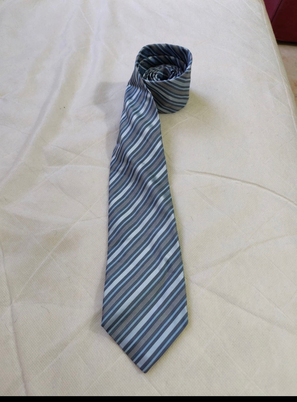 Vintage Hugo Boss classic 100% all silk Retro luxury Regimental neck tie