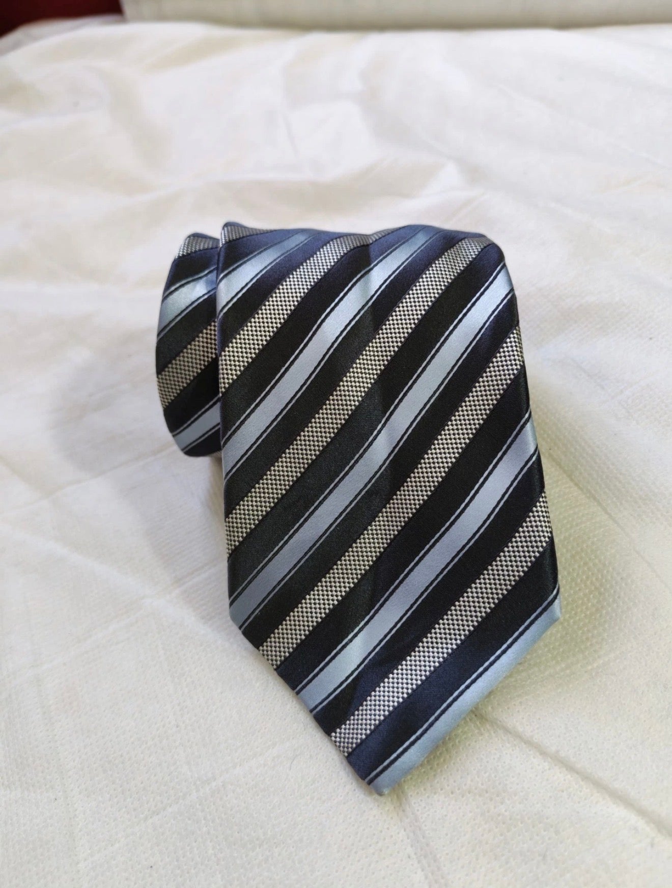Vintage Ermenegildo Zegna classic 100% all silk fancy Awning neck tie