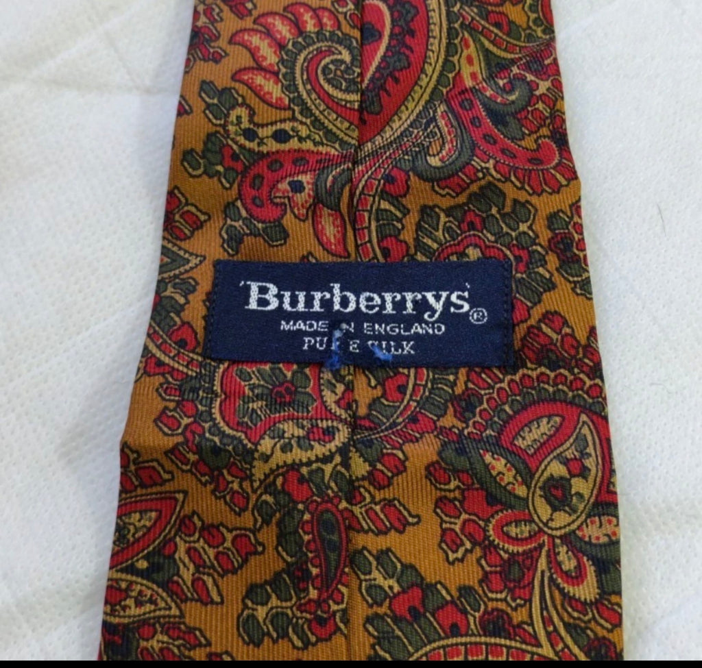 Vintage Burberrys London classic 100% all silk luxury paisley neck tie