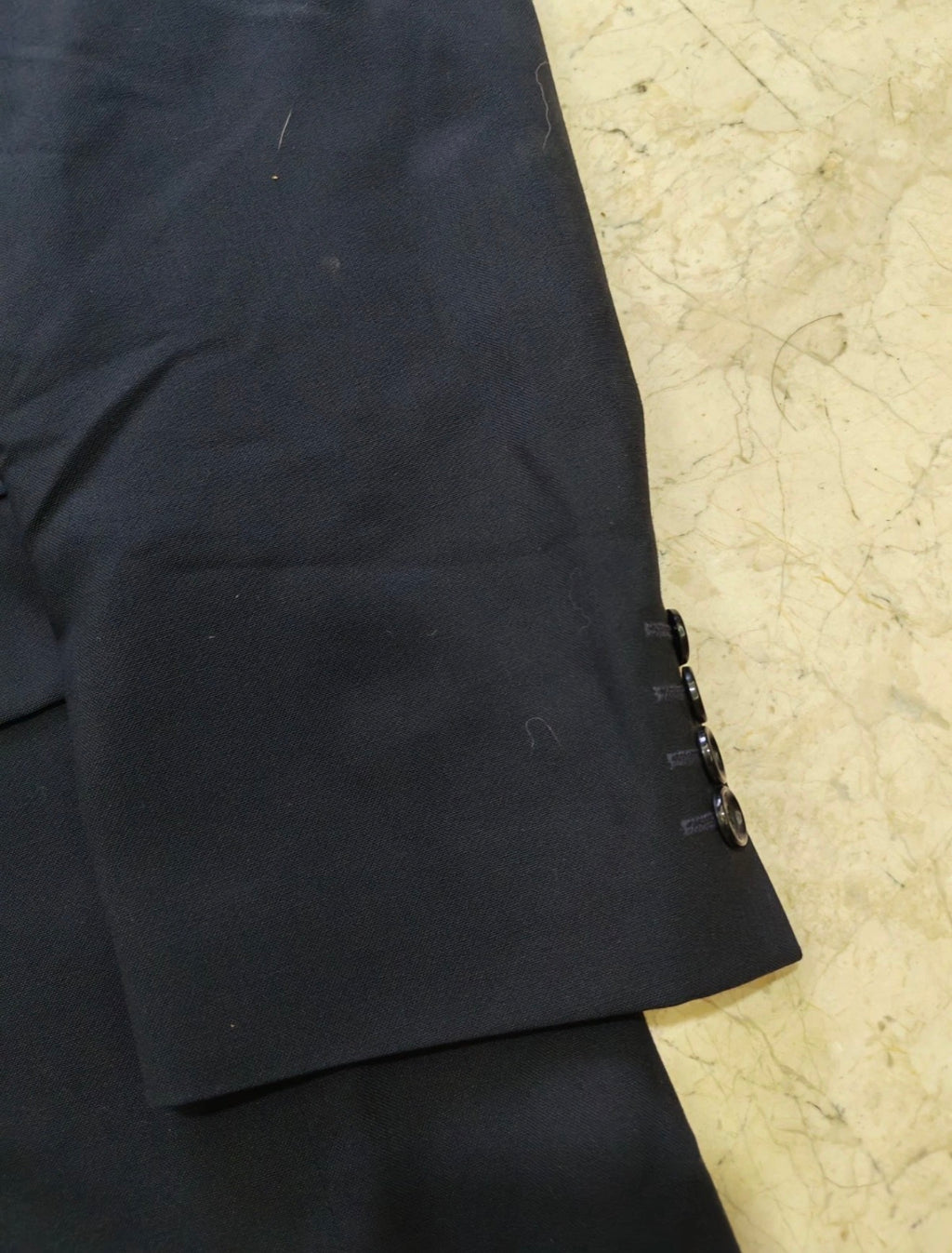 Classic vintage superfine wool 3 piece 3 button navy suit 38R