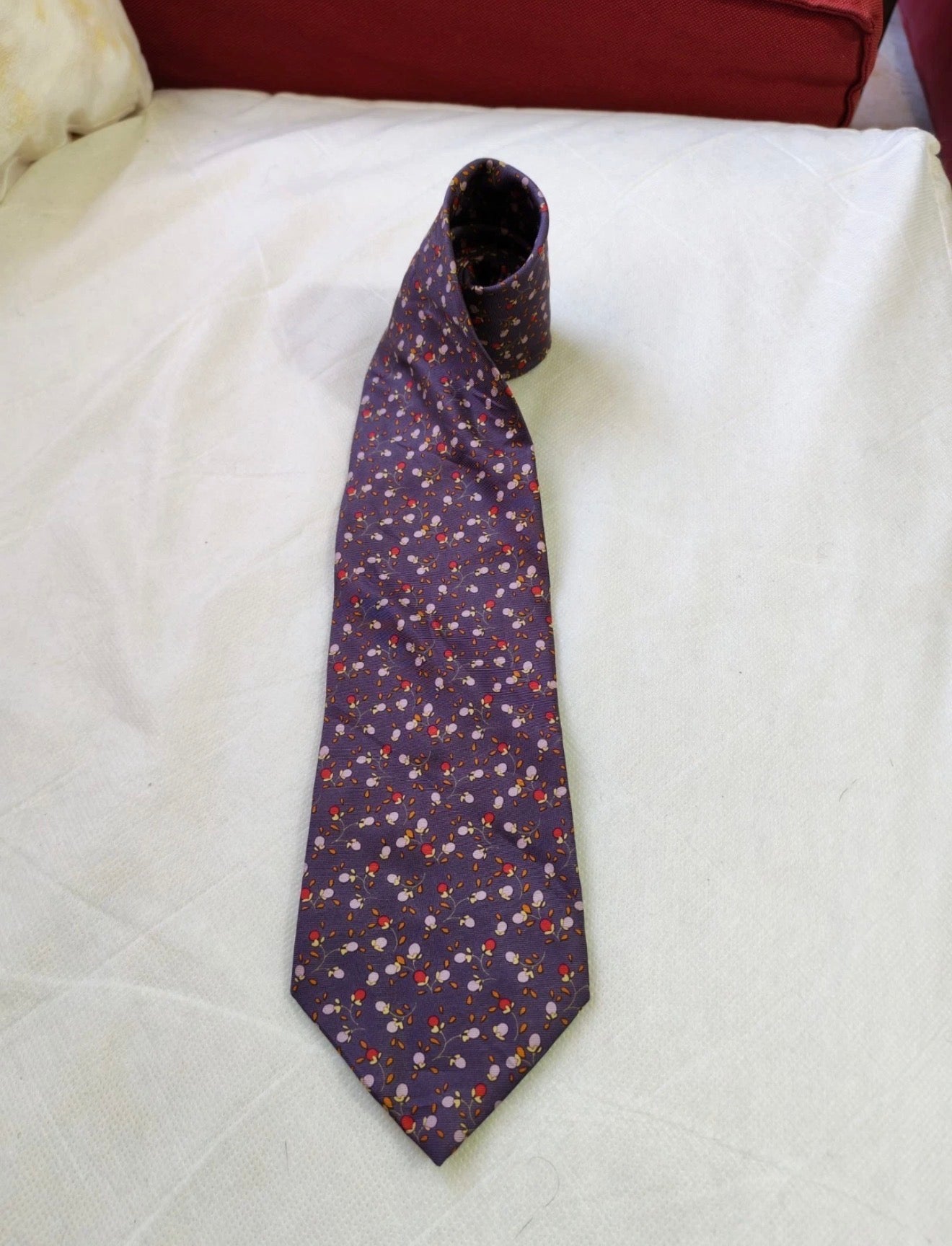 Vintage Nina Ricci classic 100% all silk fancy floral purple neck tie