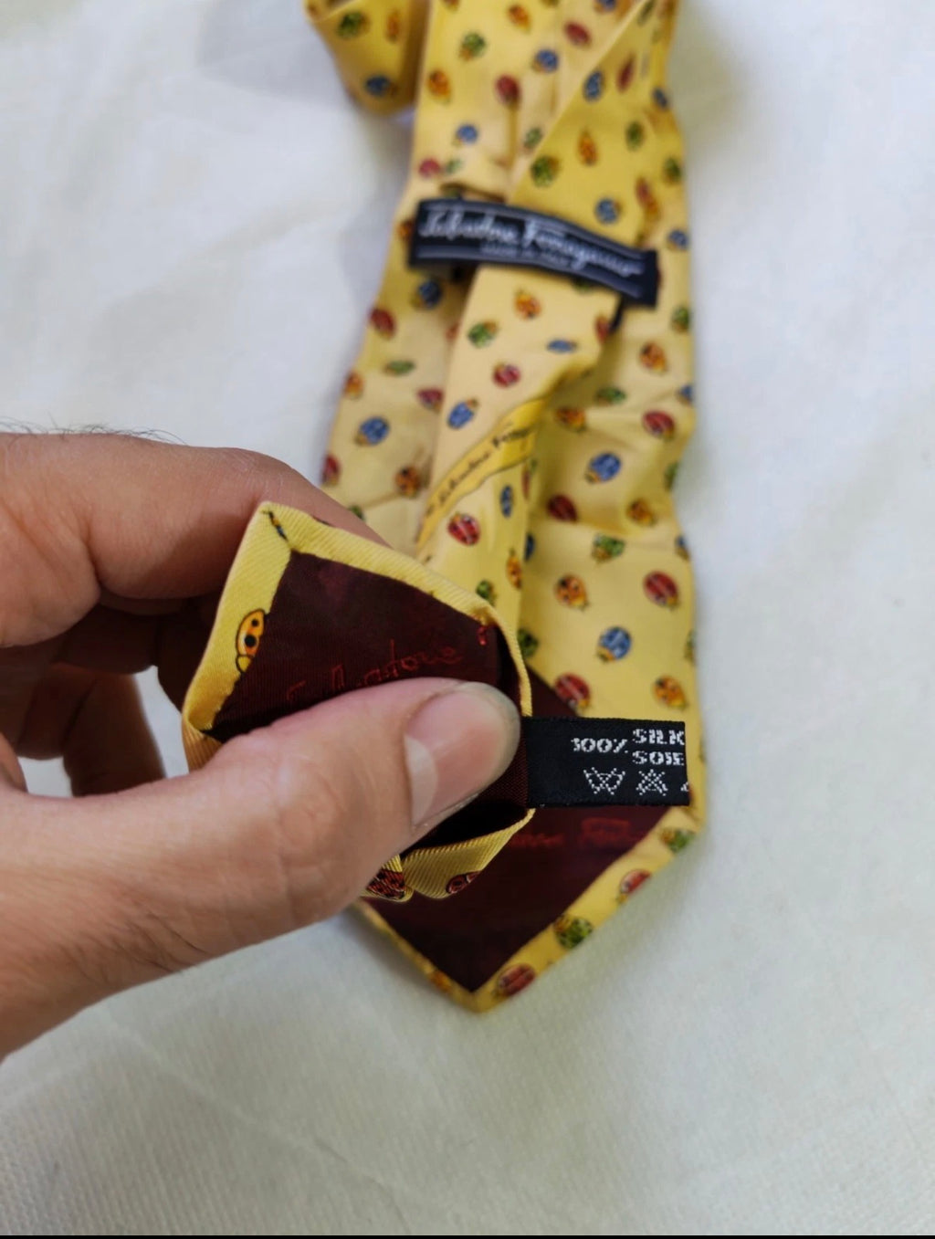 Vintage Salvatore Ferragamo 100% all silk luxury Retro motif yellow neck tie
