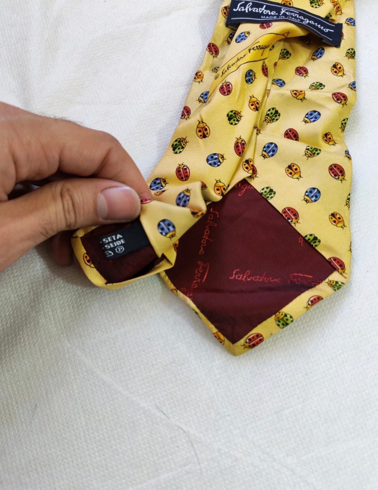 Vintage Salvatore Ferragamo 100% all silk luxury Retro motif yellow neck tie