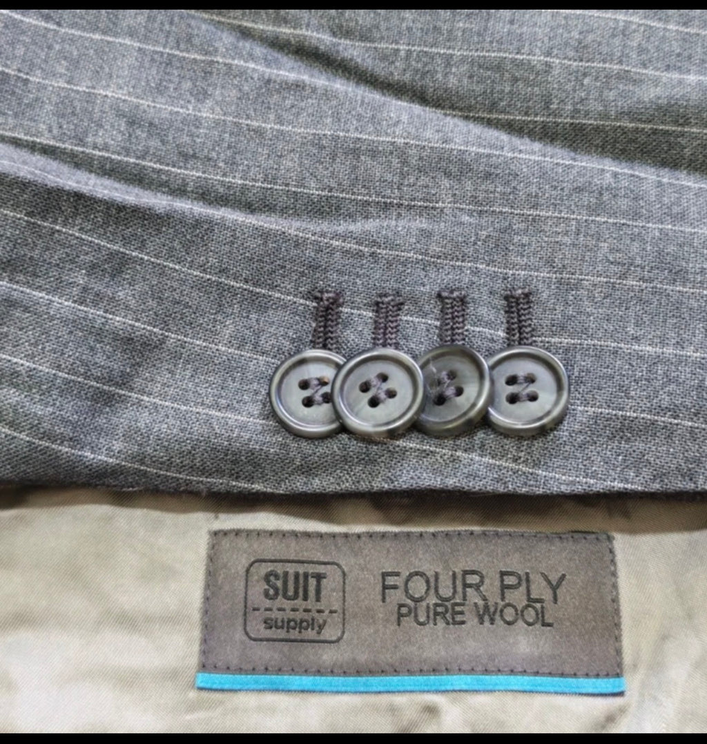 Suitsupply superfine pure wool chalk stripes charcoal 2 button suit 44R