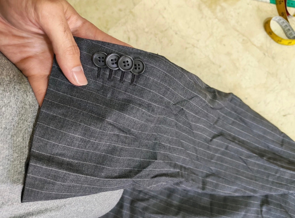 Suitsupply superfine pure wool chalk stripes charcoal 2 button suit 44R