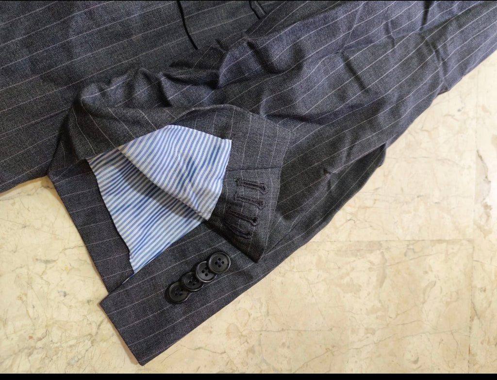 Suitsupply superfine pure wool chalk stripes charcoal 2 button suit 44R