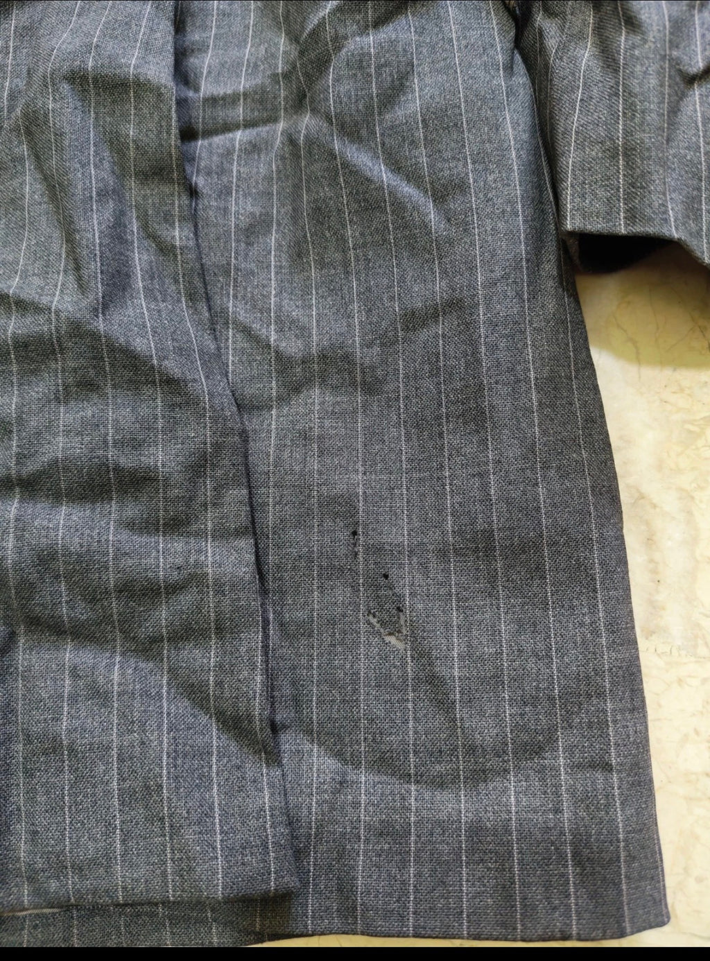 Suitsupply superfine pure wool chalk stripes charcoal 2 button suit 44R