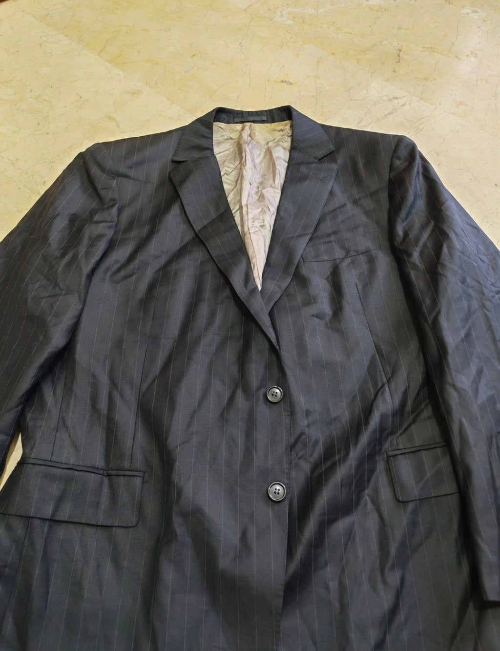 Suitsupply super 110s pure wool chalk stripes black 2 button suit 44R 44L