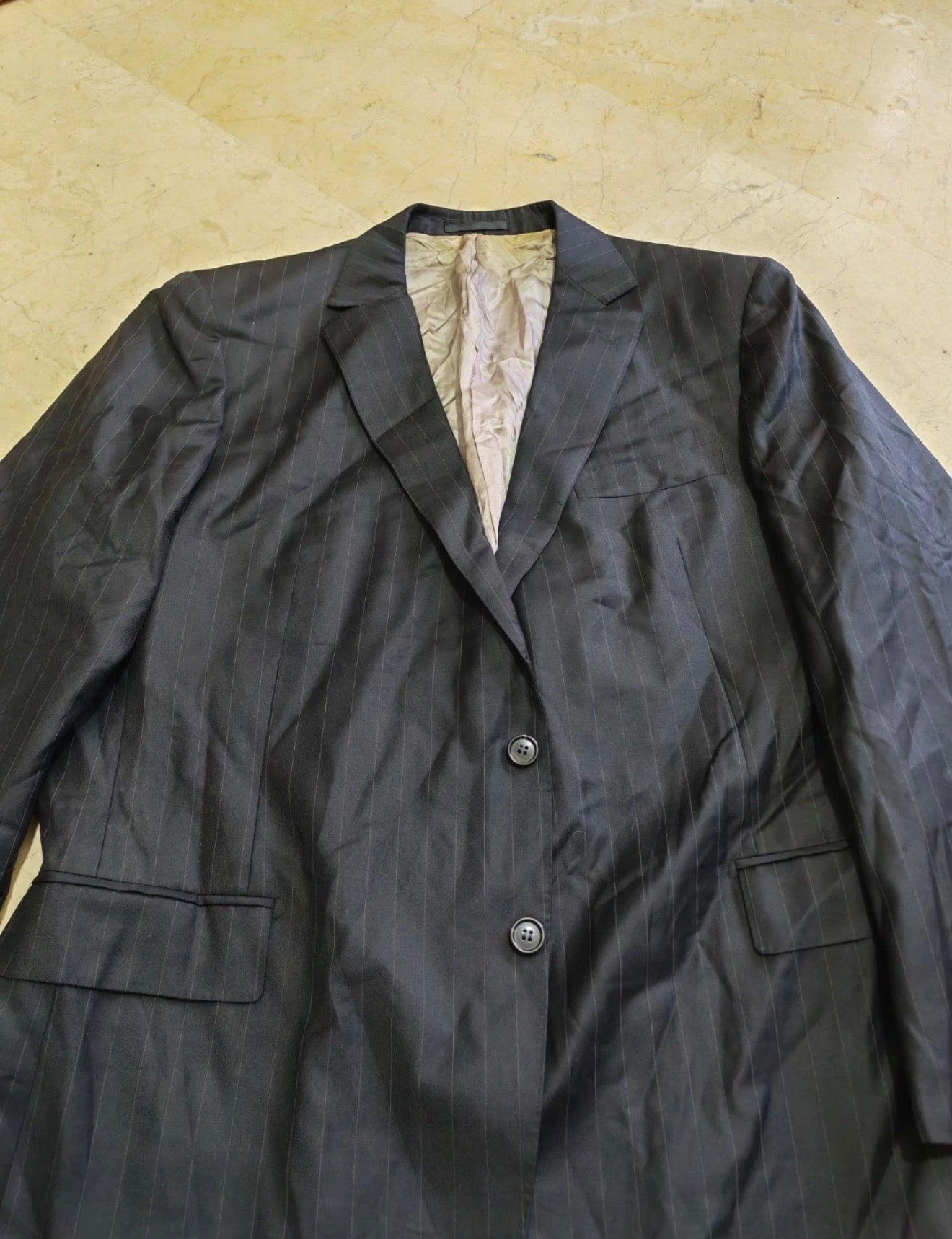 Suitsupply super 110s pure wool chalk stripes black 2 button suit 44R 44L