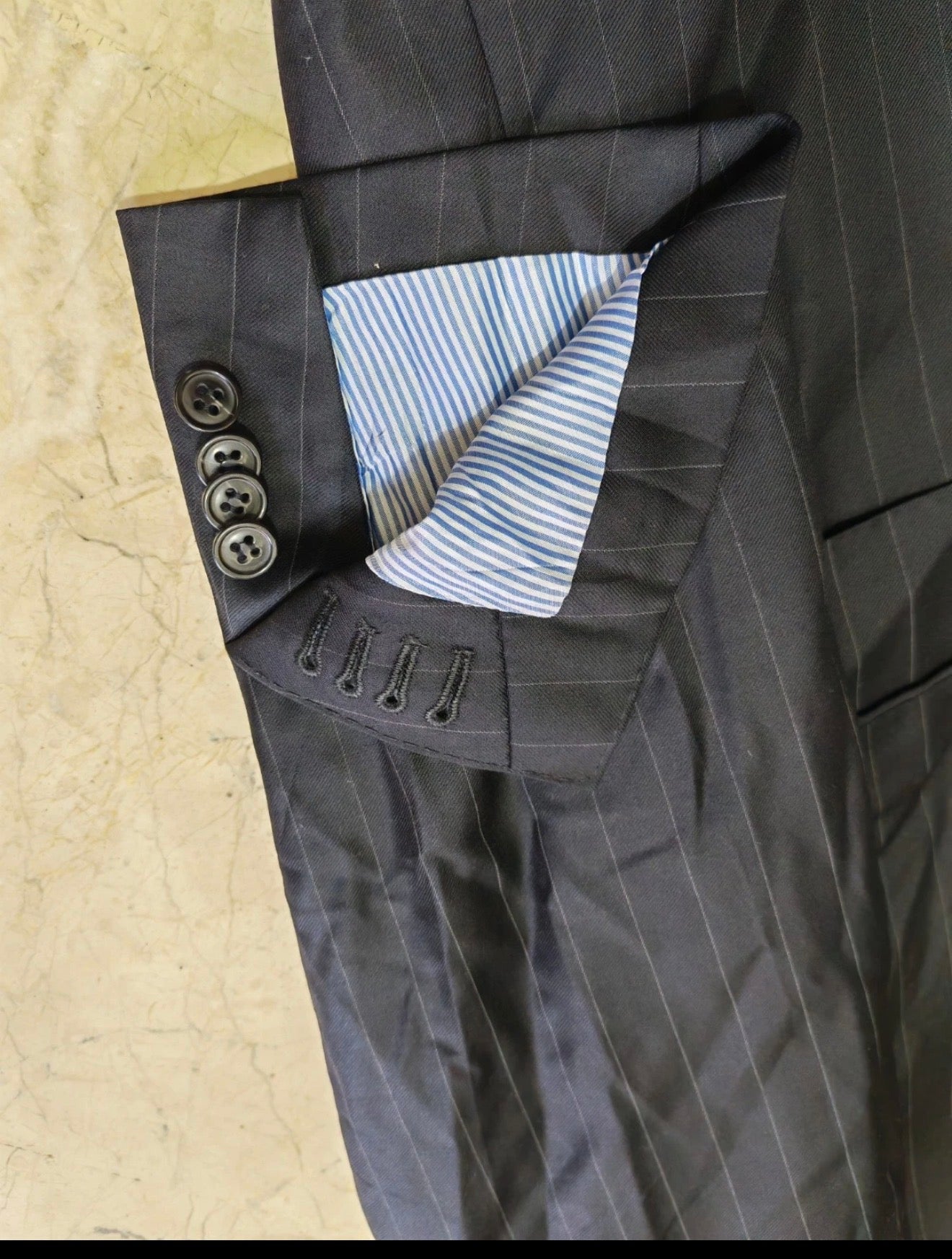 Suitsupply super 110s pure wool chalk stripes black 2 button suit 44R 44L