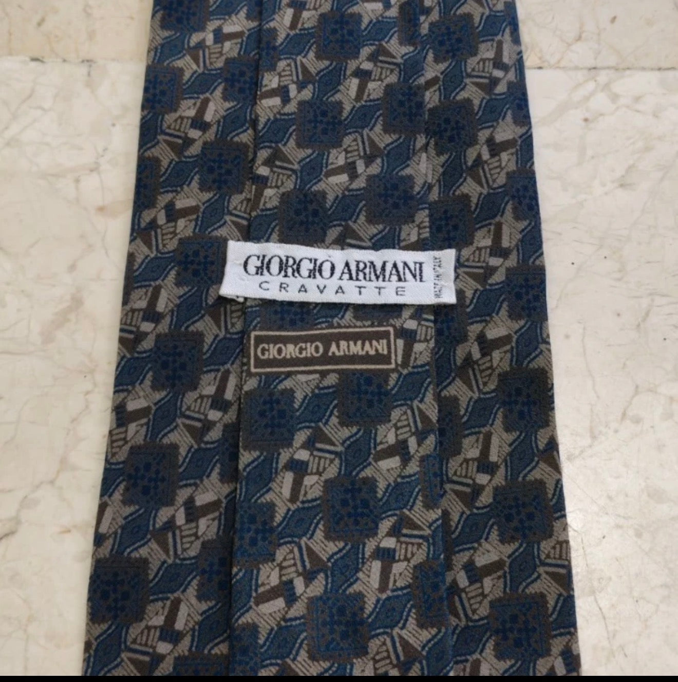 Vintage Giorgio Armani Cravatte 100% all silk luxury geometric greenish neck tie