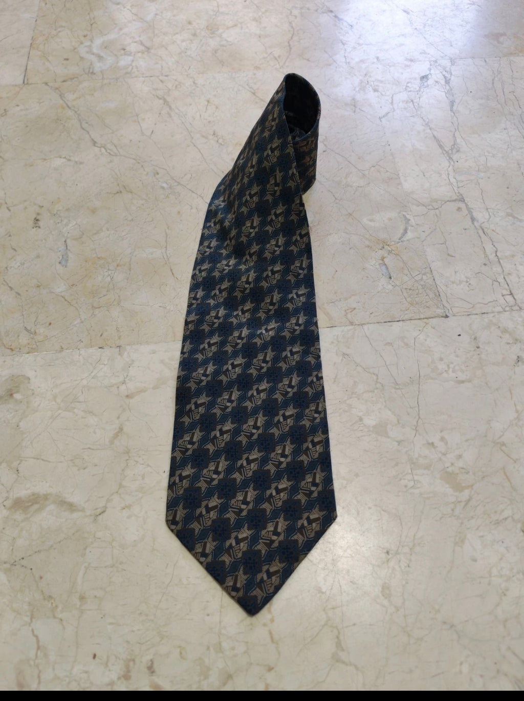 Vintage Giorgio Armani Cravatte 100% all silk luxury geometric greenish neck tie