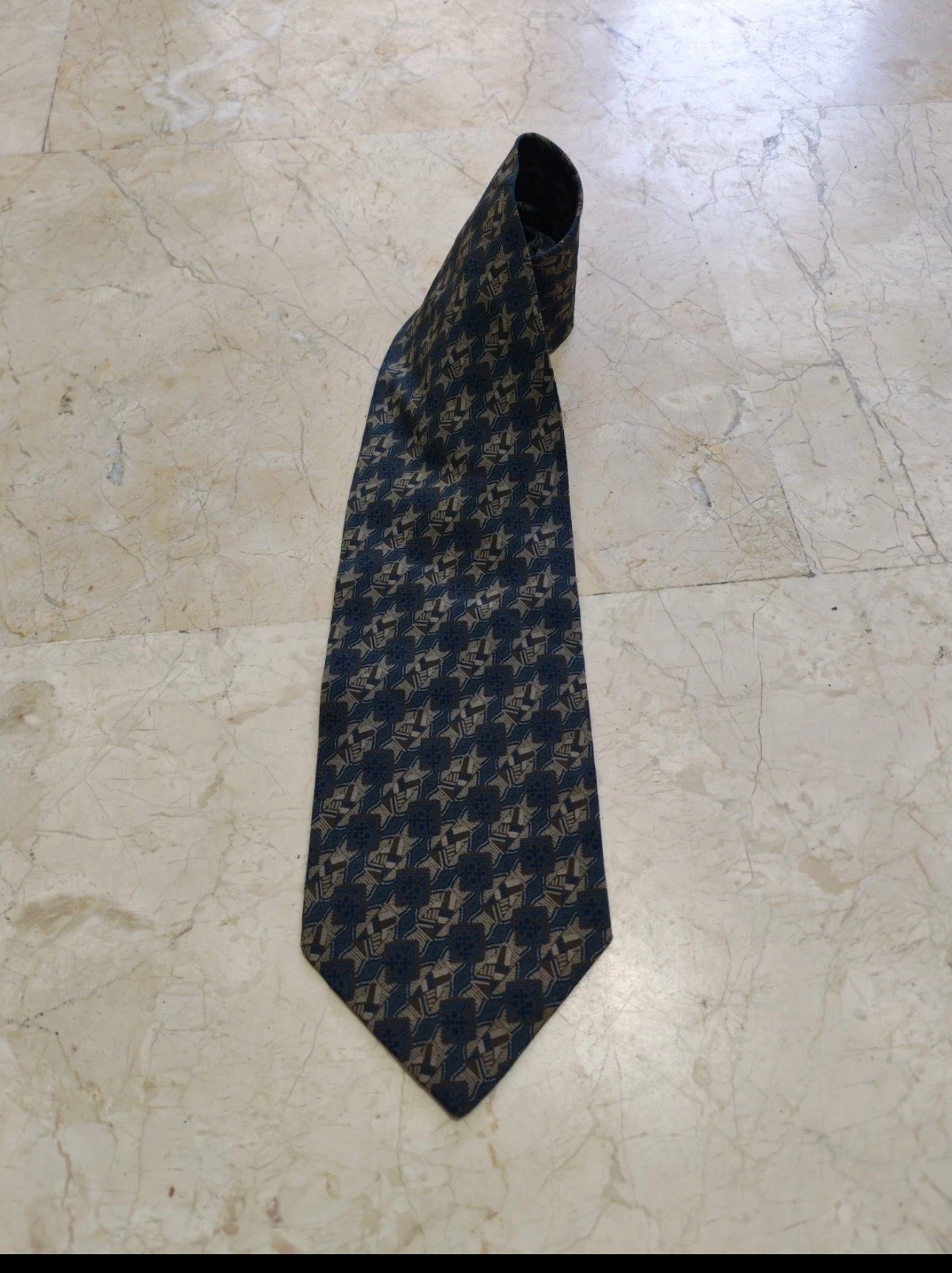 Vintage Giorgio Armani Cravatte 100% all silk luxury geometric greenish neck tie