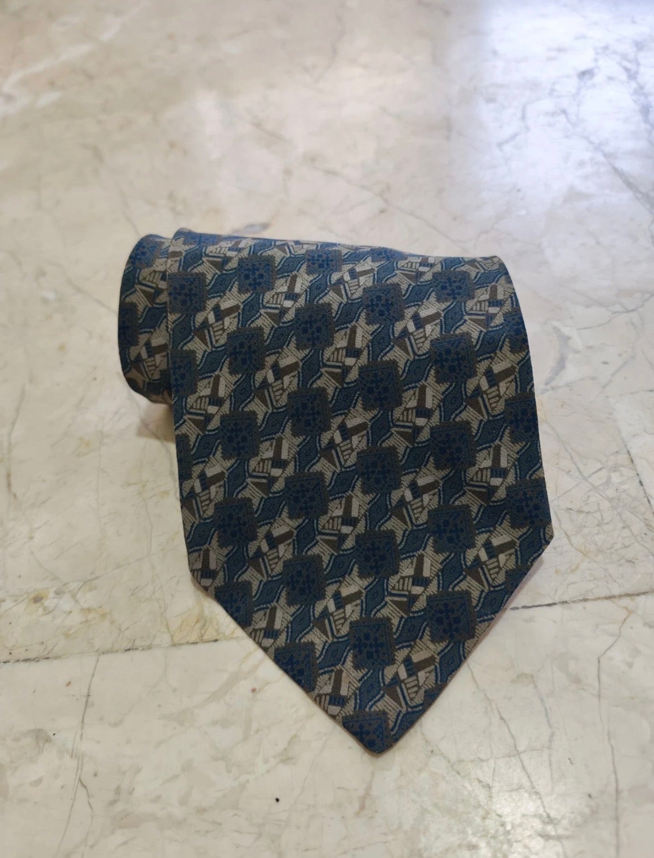 Vintage Giorgio Armani Cravatte 100% all silk luxury geometric greenish neck tie