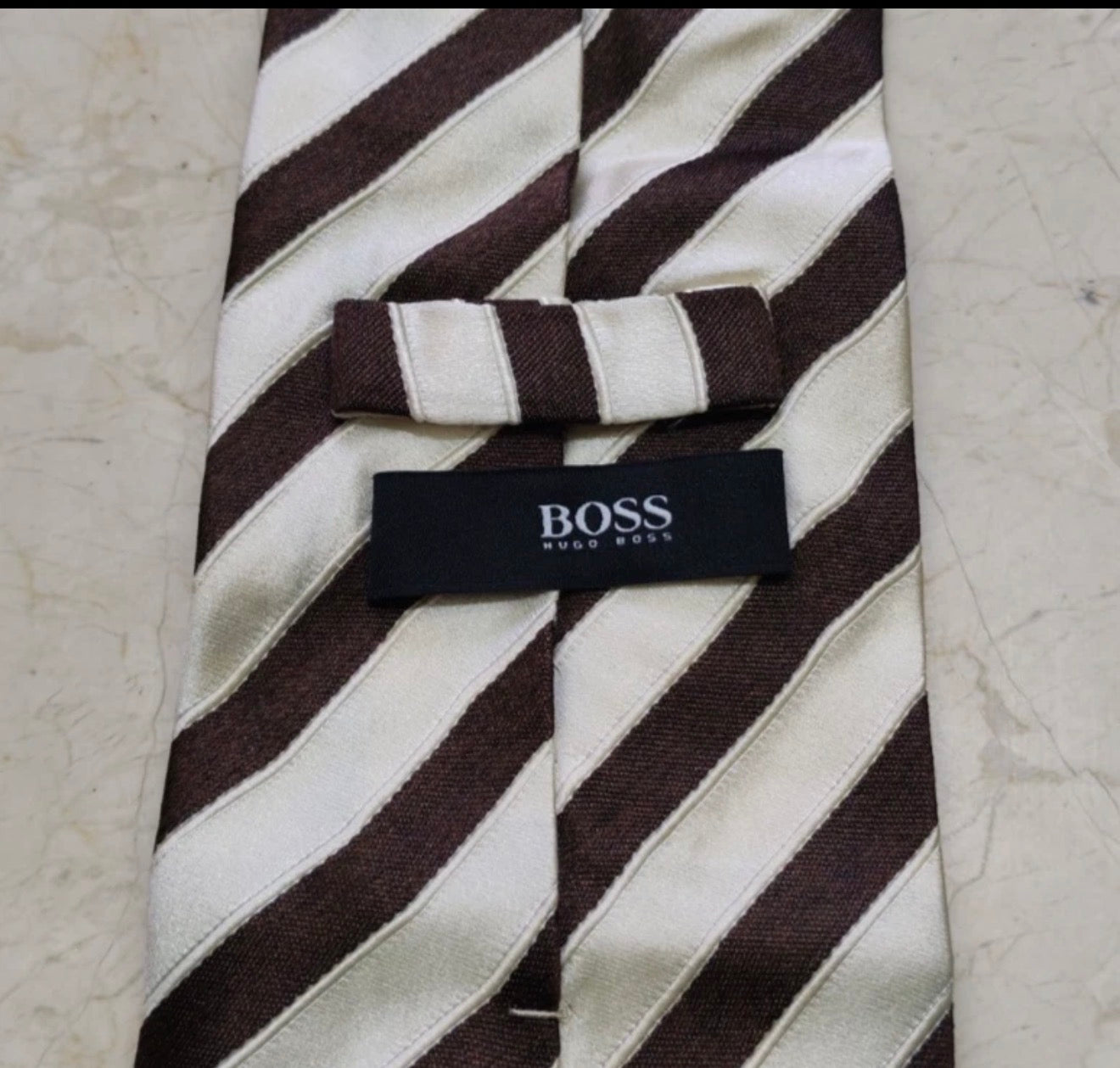Vintage Hugo Boss classic 100% all silk Retro luxury brown beige Awning neck tie
