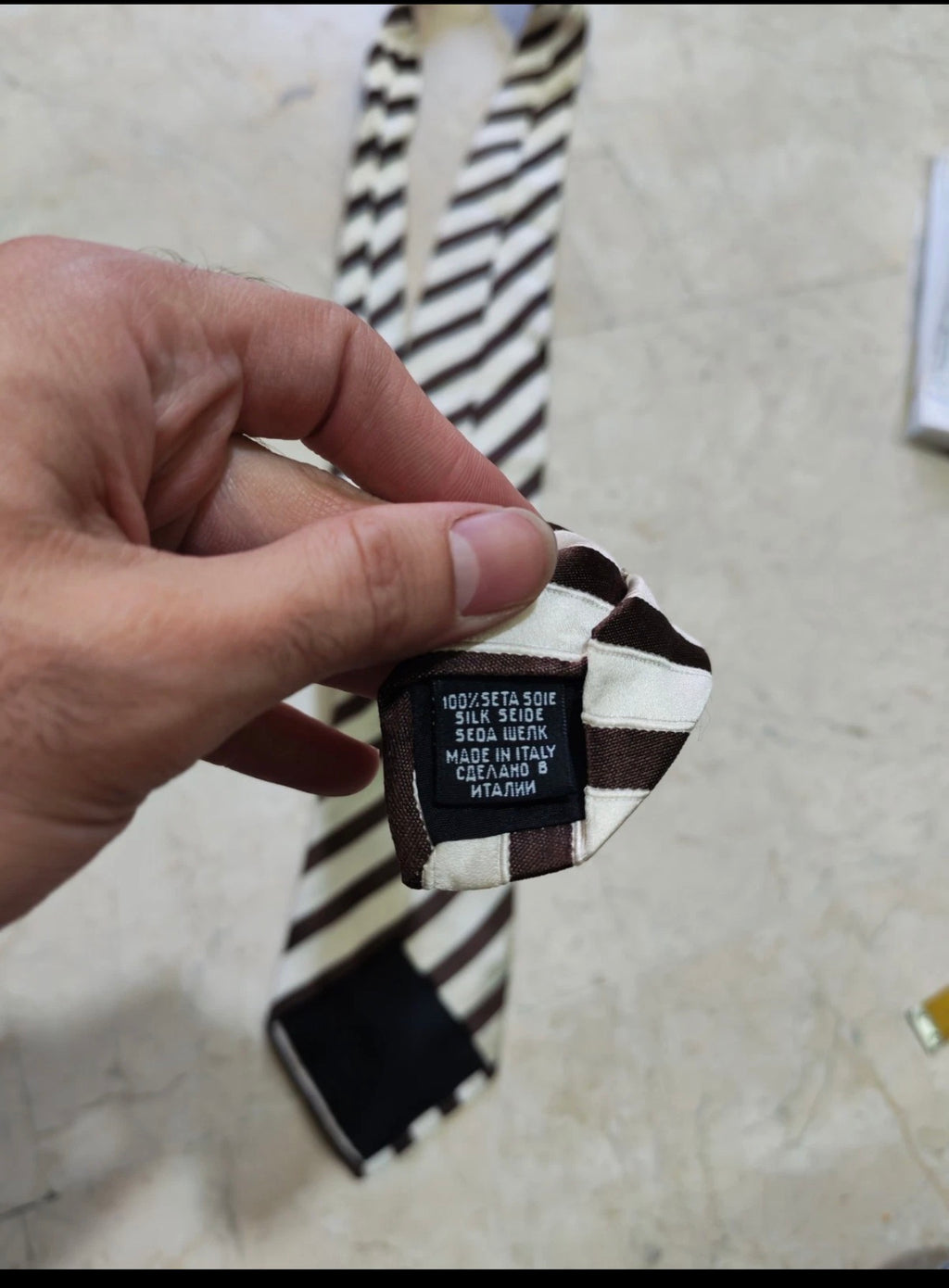 Vintage Hugo Boss classic 100% all silk Retro luxury brown beige Awning neck tie