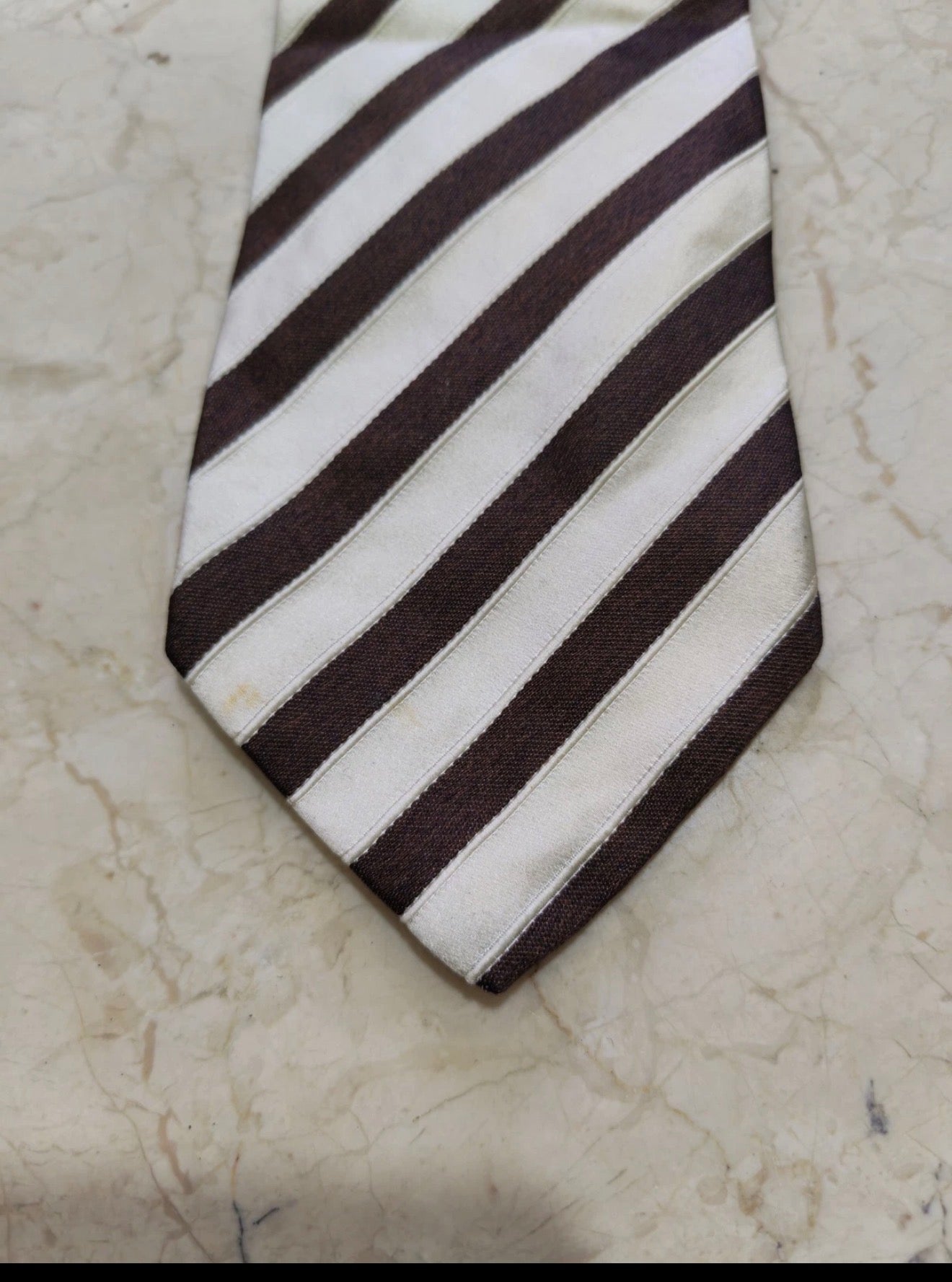 Vintage Hugo Boss classic 100% all silk Retro luxury brown beige Awning neck tie