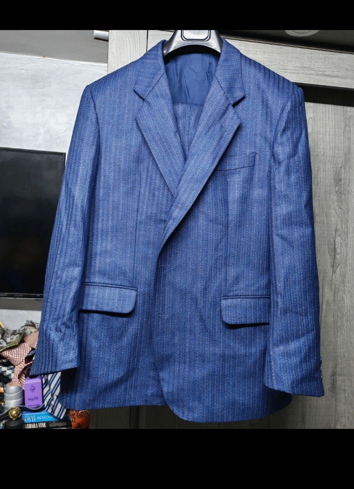 1970s vintage all worsted wool classic royal blue 2 button striped suit 44R